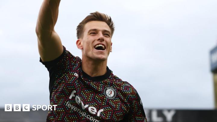 外租门将维特克偶像切赫，赛季结束将与曼联商讨未来发展道路