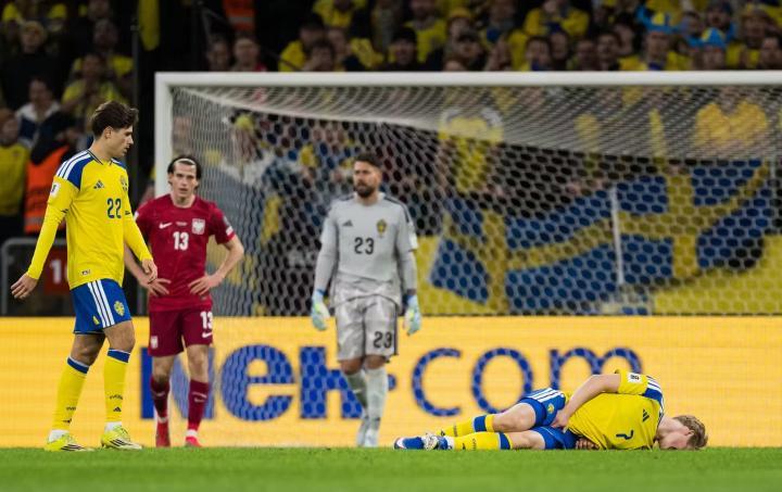 为世界杯拼尽一切，瑞典中场贝里瓦尔腹股沟封堵射门