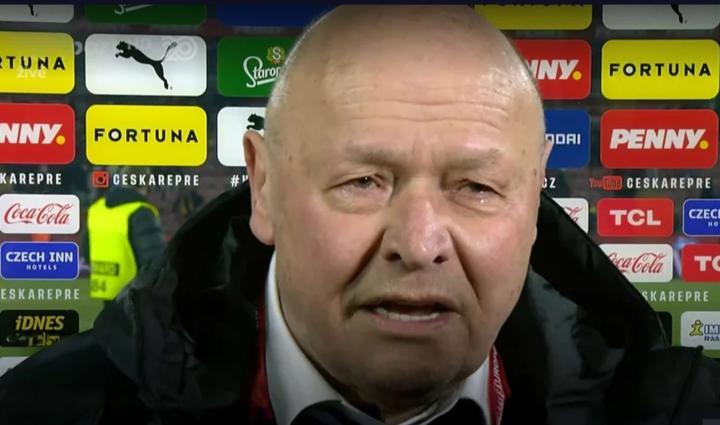 捷克主帅赛后泪洒赛场，赛前动情告诫球队终结20年世界杯梦碎的历史