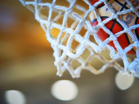 CBA广州男篮最新动态，陈国豪因回避条款无缘战旧主，首次交锋仅出战一节