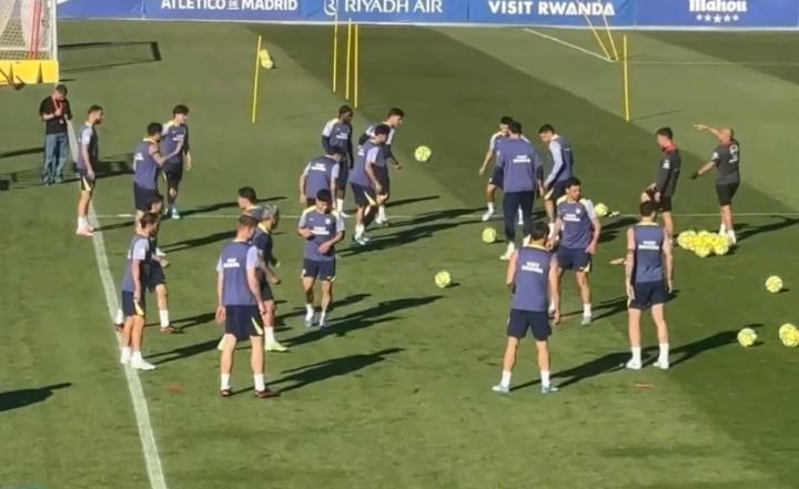 奥布拉克和普维尔，在康复团队指导下进行了有球训练