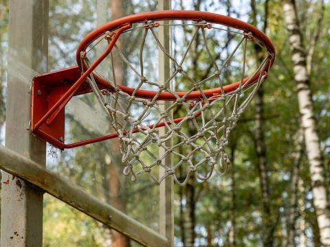 CBA北京队最新动态，北京队主教练许利民透露赵睿拉伤，预计两周恢复时间