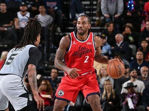 文班轮休马刺再胜快船豪取11连胜,小卡独得24分