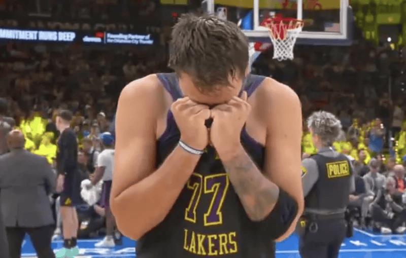 雷迪克：东契奇上半场腿筋拉伤，但下半场恢复出战