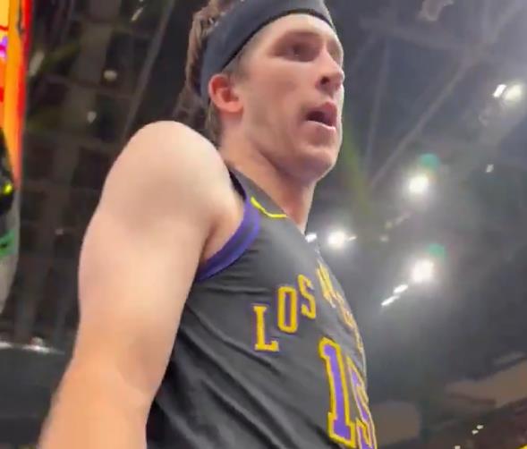 里夫斯回应雷霆球迷嘲笑东契奇受伤，直言闭嘴并呼吁尊重