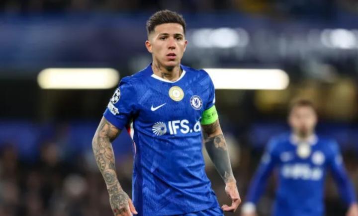 默森表示,恩佐已经向罗塞尼尔明确表达了自己的离队意愿