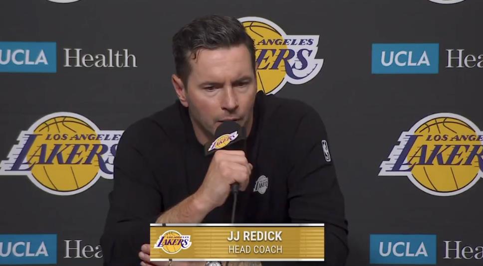 雷迪克赛后谈失利：致命失误重创球队，东契奇与里夫斯出战存疑