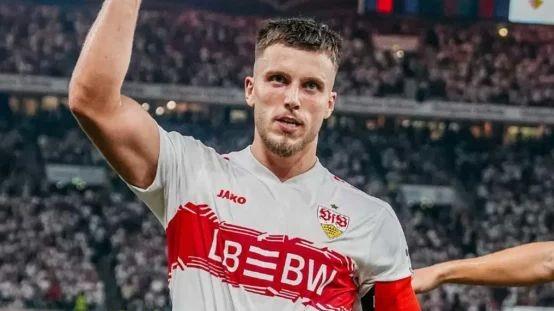 德米罗维奇兑现请球迷喝酒承诺，因个人信仰本人不饮酒