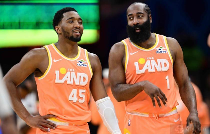 骑士锁定东部分区前四