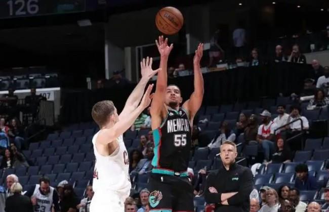 灰熊全场29记三分追平历史纪录