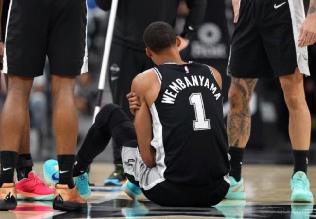 文班亚马左肋骨挫伤