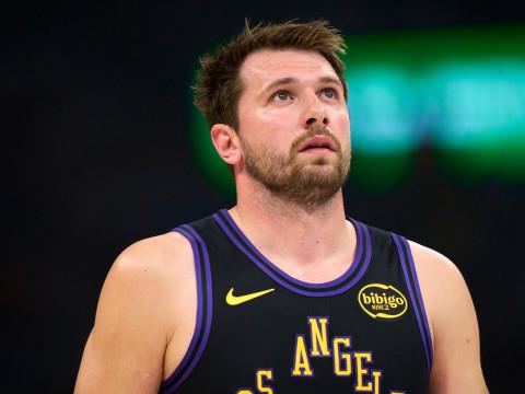 Shams：东契奇赴欧洲接受特殊治疗，方案由个人与湖人医疗团队共同制定