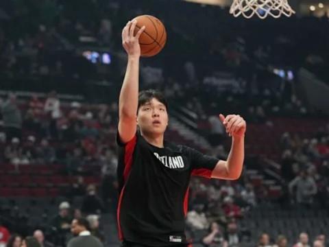 开拓者记者透露：杨翰森原计划G联盟锻炼，因伤病潮被迫紧急召回