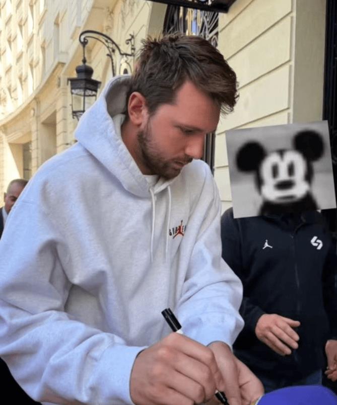 东契奇现身马德里，左腿筋伤势欧洲治疗后首次露面