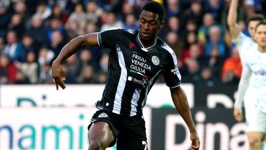 米体报道，乌迪内斯前锋盖伊因使用假驾照在斯洛文尼亚边境被查