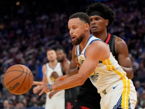 勇士队内消息，库里出场时间限制26分钟，或将再次替补