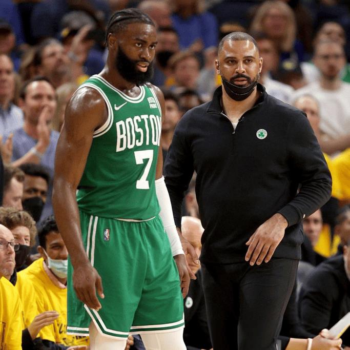 布朗谈22年总决赛失利，坦言不该对库里使用沉退防守