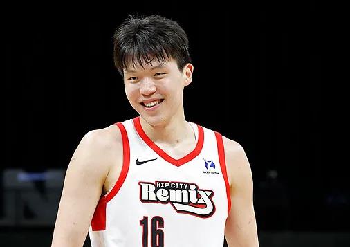 杨瀚森G联赛数据亮眼，16.7分9.2板3.3助1.5帽，因场次不足遗憾无缘最佳阵容